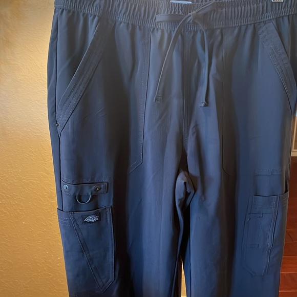 Dickies 4 way stretch scrub pants - Picture 2 of 10